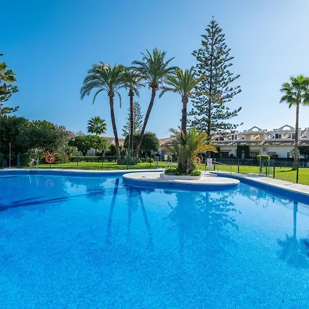 Διαμέρισμα Cozy In 5 Min Walk To The