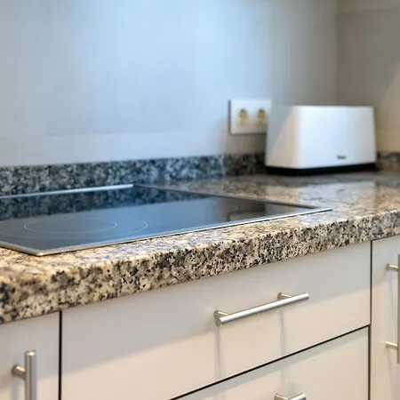 Cozy In 5 Min Walk To The *