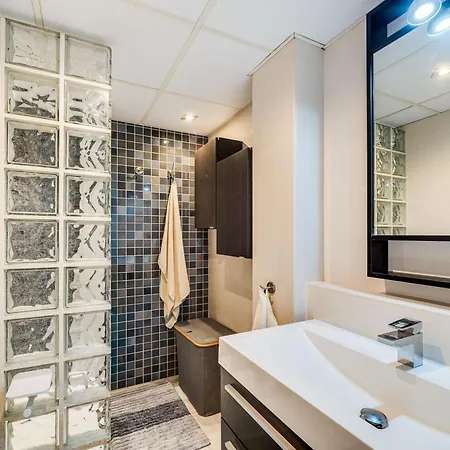 Cozy In 5 Min Walk To The Apartment