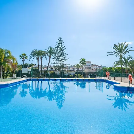 Cozy In 5 Min Walk To The Apartment Marbella