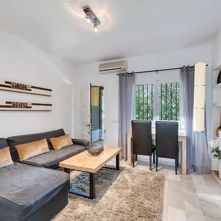 Cozy In 5 Min Walk To The Marbella