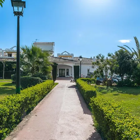 Cozy In 5 Min Walk To The Marbella