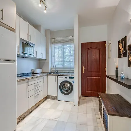 Cozy In 5 Min Walk To The Marbella