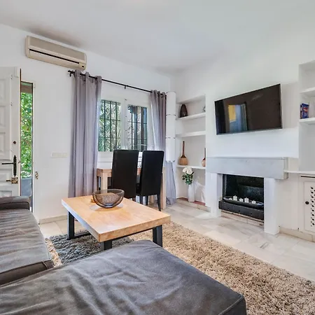 Διαμέρισμα Cozy In 5 Min Walk To The *