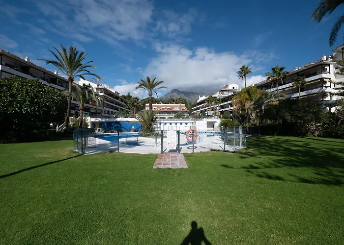 アパート Cozy In 5 Min Walk To The マルベーリャ