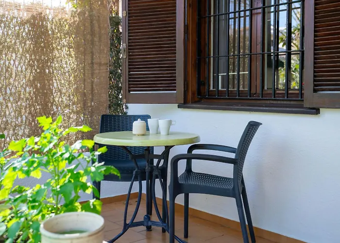 Cozy In 5 Min Walk To The マルベーリャ