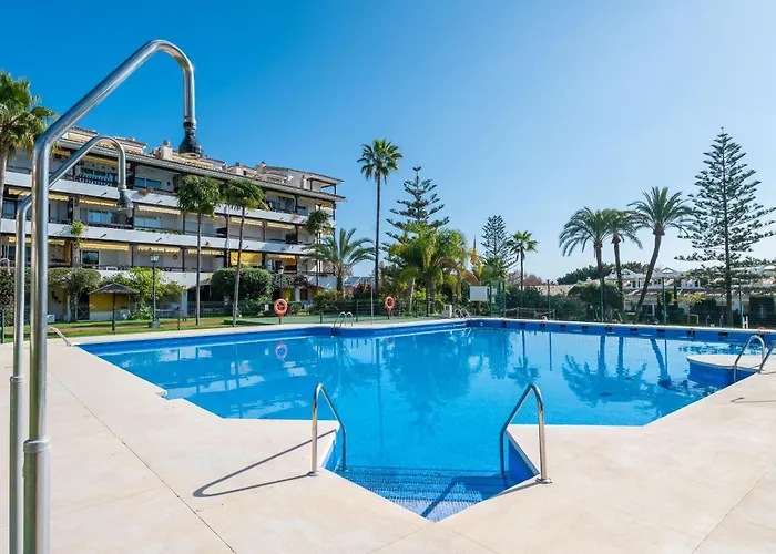 アパート Cozy In 5 Min Walk To The マルベーリャ