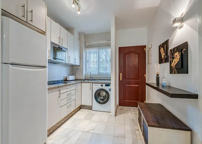 Cozy In 5 Min Walk To The マルベーリャ