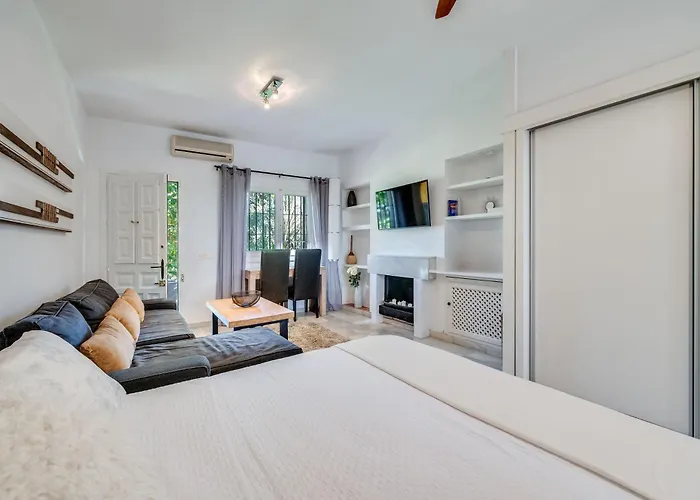 Cozy In 5 Min Walk To The アパート