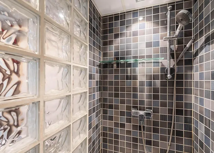 Cozy In 5 Min Walk To The アパート マルベーリャ