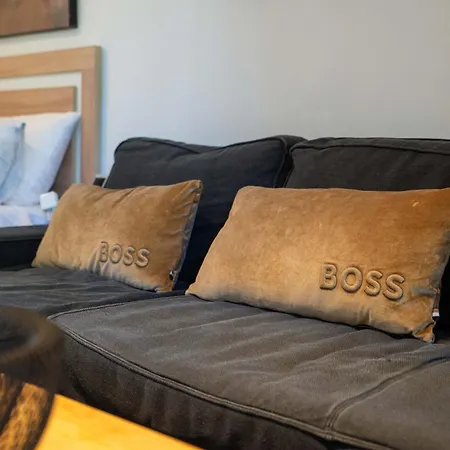 Apartmán Cozy In 5 Min Walk To The